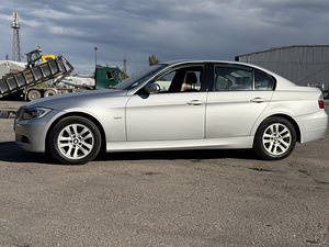 BMW 320i (5 foto / 15)