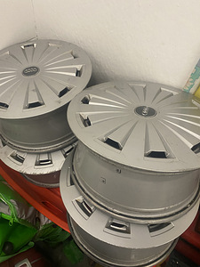 Диски Audi r16 с колпаками (2 фото из 3)