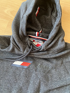 Tommy Hilfiger pusa, M (2 foto / 3)