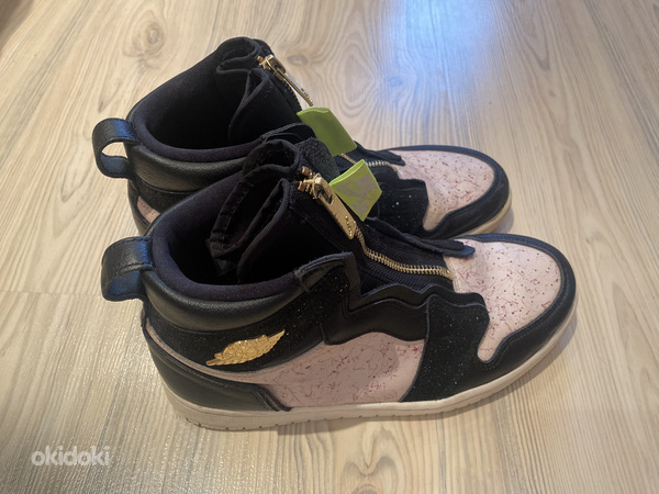 Кроссовки Air Jordan 1 Retro High Zip, размер 40,5 (США 9) (фото #1)