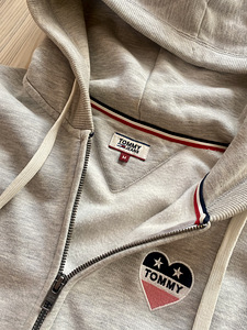 Толстовка Tommy Jeans, размер М (2 фото из 3)