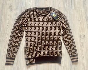 Новый свитер Fendi, S