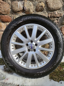 R 18 235/60 комплект лит.дисков с летней резиной на Volvo XC (4 фото из 7)