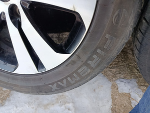 Valatud velgede komplekt R18 Kia Sportage'ile suverehvidega (10 foto / 10)