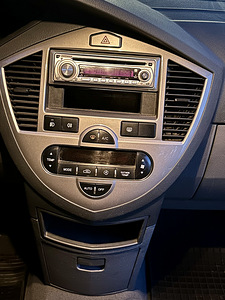 Kia Carens 2005 2.0d (6 foto / 6)