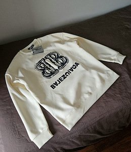 Balenciaga kampsun (5 foto / 8)