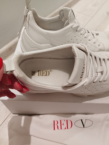 Valentino Garavani Red Valentino (6 foto / 7)
