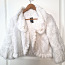 Valge karvane jakk pärlitega L (foto #1)