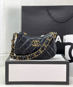 Chanel черная сумка (2 фото из 3)