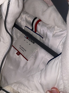 Tommy Hilfiger jope (4 foto / 4)