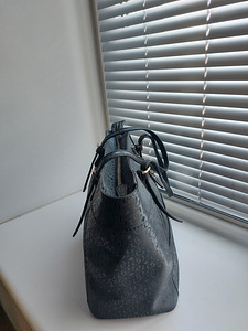 Guess kott (3 foto / 4)