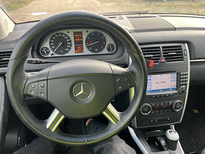 Mercedes-benz w245 B class (6 foto / 8)