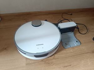 Samsung Jetbot 80 (1 foto / 3)