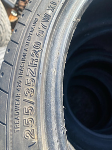 Шины 255/35 zr20 (2 фото из 3)