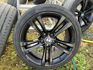 Диски BMW с шинами r18 (3 фото из 6)