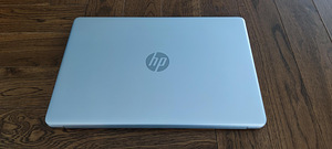 Ноутбук HP (i7, память: 16 ГБ и жесткий диск 5 ГБ).