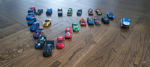 Hot Wheels mudelautod (24 tk) (2 foto / 2)