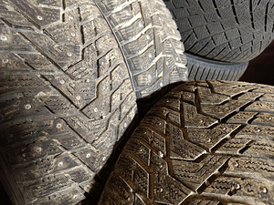 Hankook I-Pike RS2 naelrehvid 215/50/17 (1 foto / 5)