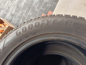 Шины R18 Goodyear sipes (3 фото из 4)