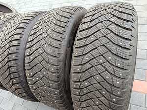 Зимние шины R17 (1 фото из 3)