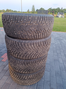 Зимние шины R18 (1 фото из 6)
