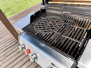 Газовый гриль Weber (3 фото из 4)