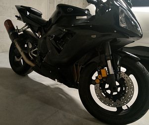 Yamaha R1 2003 (2 foto / 5)