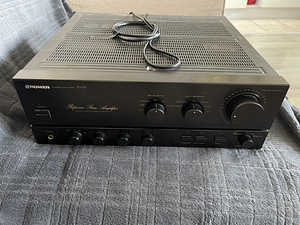 Pioneer võimendi, Audese kõlarid, vinüülimängia + 5 plaati (1 foto / 4)