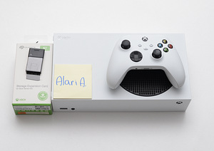 M: Xbox Series S (1 фото из 1)