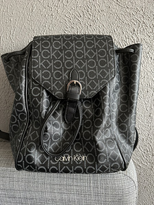 Calvin klein seljakott (4 foto / 4)