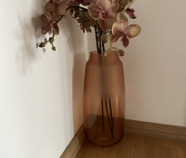 Ваза с орхидеями shishi