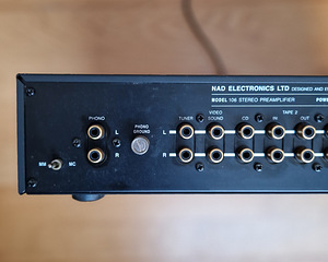 Предусилитель NAD 106 (4 фото из 9)