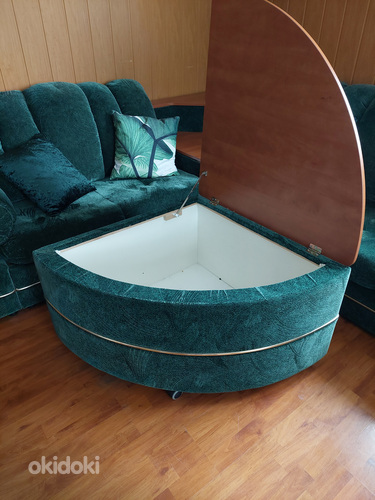 Угловой диван-кровать и столик (фото #3)