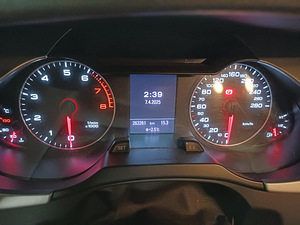 Audi a4 b8 1.8tfsi 88kw 2011a 6ne manuaal (5 foto / 7)