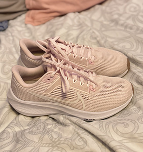 Кроссовки nike (1 фото из 1)