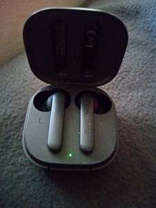 Urbanears juhtmevabad kõrvaklapid (1 foto / 3)