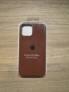 Силиконовый чехол для iPhone 12 pro max (3 фото из 10)