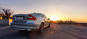 VOLVO S80 AWD D5 (4 foto / 12)