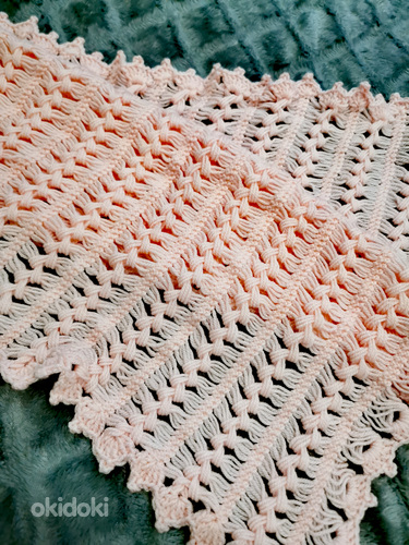 Вязаное одеяло розового цвета (фото #1)