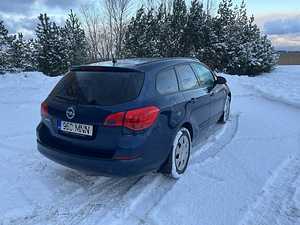 Opel Astra Sports Tourer 1,6 85 kW, 2011 (2 foto / 5)