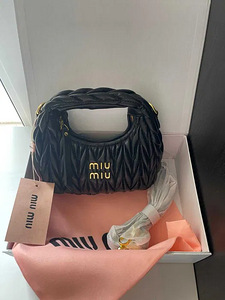 Must viiruslik kott MIU MIU (2 foto / 2)