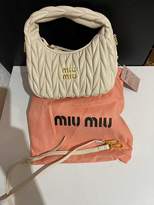 Beež viiruslik kott Miu Miu (1 foto / 2)