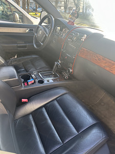 Volkswagen Touareg (9 foto / 10)