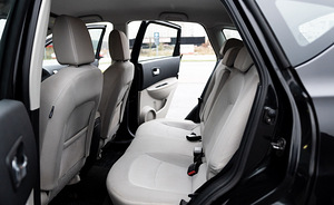Nissan Qashqai 2.0 104kW (8 foto / 14)