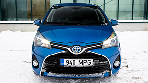 Toyota Yaris Hybrid 1.5 54kW (2 foto / 15)