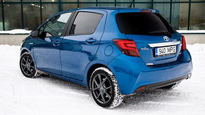 Toyota Yaris Hybrid 1.5 54kW (4 foto / 15)