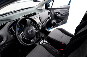 Toyota Yaris Hybrid 1.5 54kW (7 foto / 15)