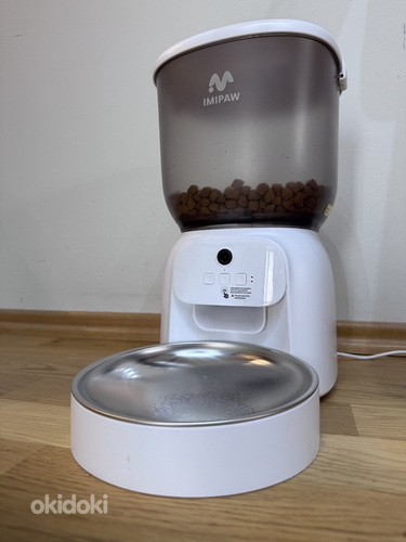 Automaatne söötja kaameraga