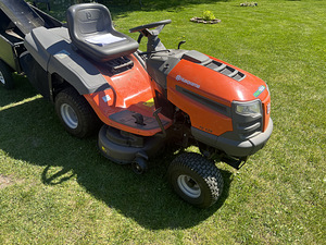 Husqvarna TC 138 murutraktor (5 foto / 9)