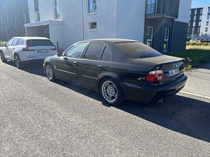 BMW 525i (2 фото из 13)